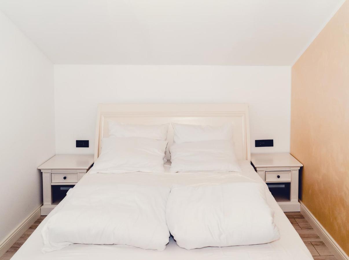 Casa Del Sole Otel Alba Iulia Dış mekan fotoğraf